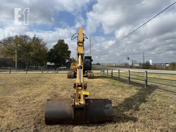 caterpillar-322cl-image-2