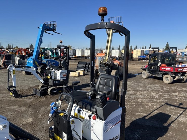 2022-bobcat-e10e-hydraulic-excavator-image-22