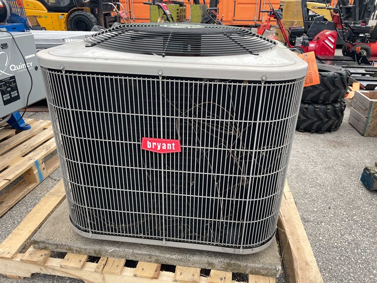 #6100-•-bryant-a/c-unit-(door-03)-image-4