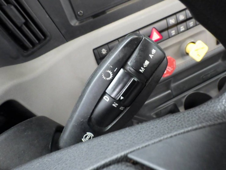 freightliner-cascadia-126-image-21