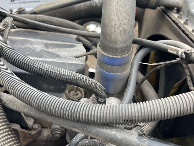 peterbilt-384-image-63