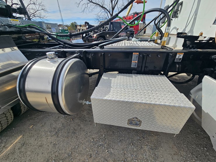 peterbilt-579-image-75