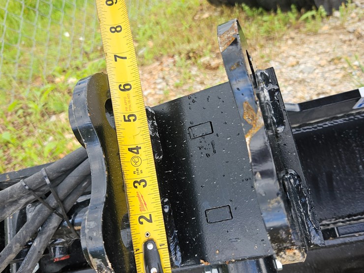 #18945-•-24"-bucket-mini-excavator-attachment-image-6
