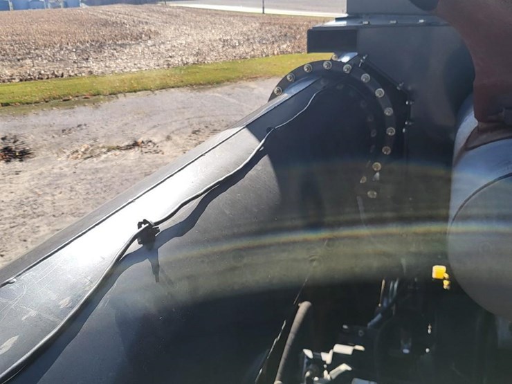 new-holland-cr9040-image-61