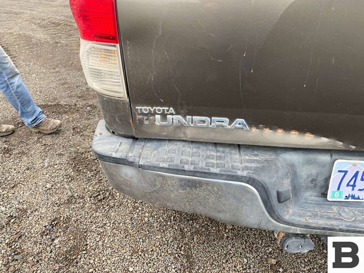 2013-toyota-tundra-image-19