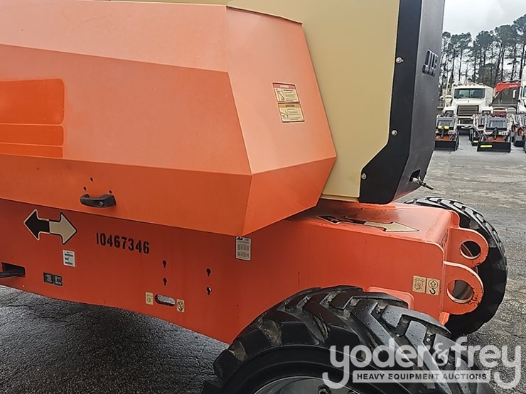 2016-jlg-800aj-image-31