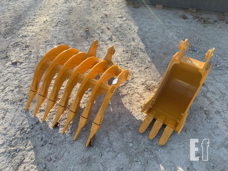 cat-305-excavator-attachments-image-1