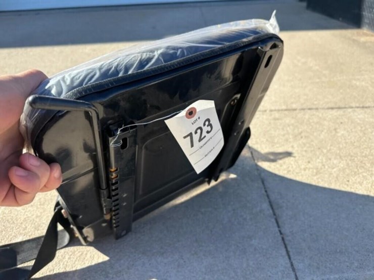 mower/tractor/utility-vehicle-replacement-seat-image-3