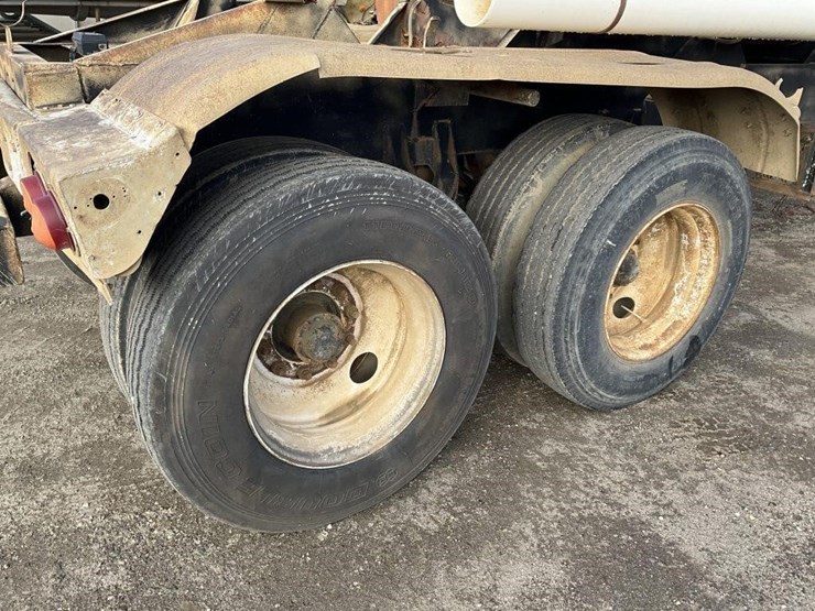 1972-fruehauf-trailer-image-11