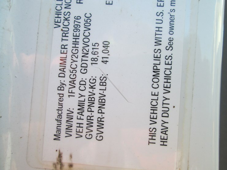 2016-freightliner-108sd-image-54