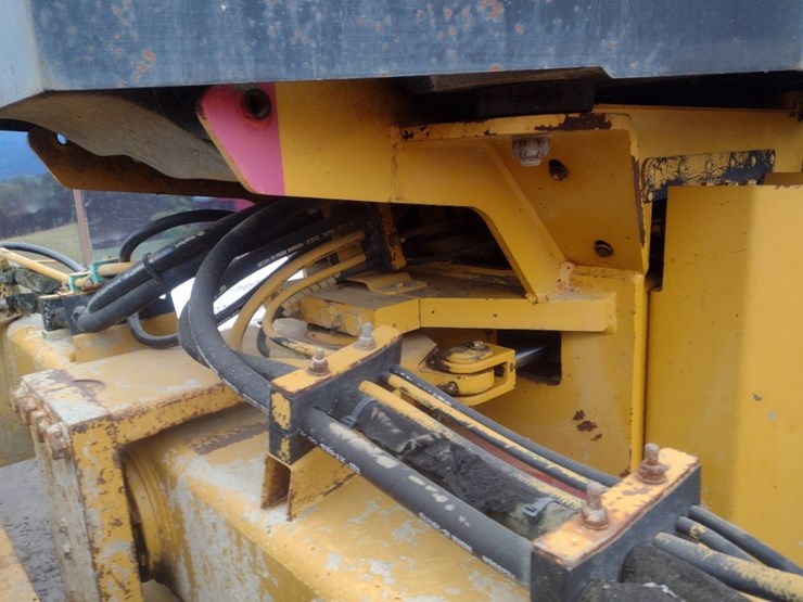 caterpillar-cp-563e-image-16