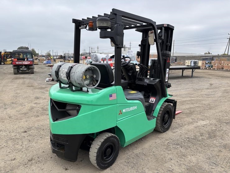 2020-mitsubishi-fg25n-image-3