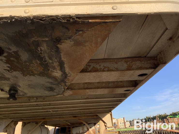 1960-timpte-t/a-nurse-tank-van-trailer-image-11