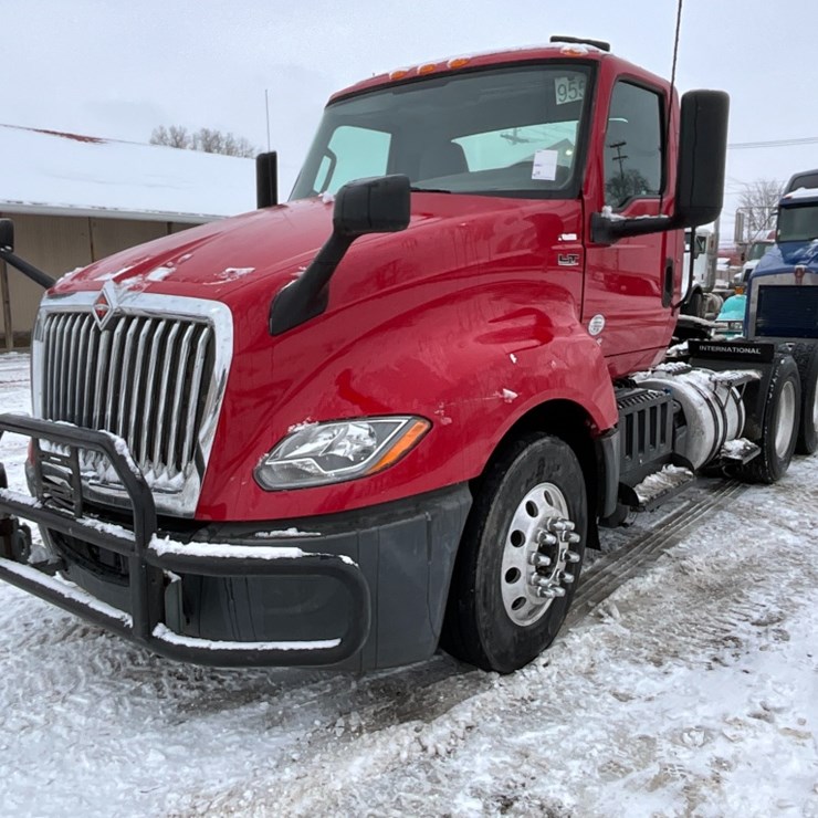 2019 INTERNATIONAL LT