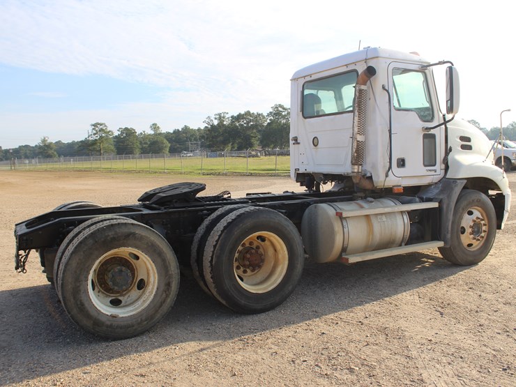 2007-mack-ch613-image-3