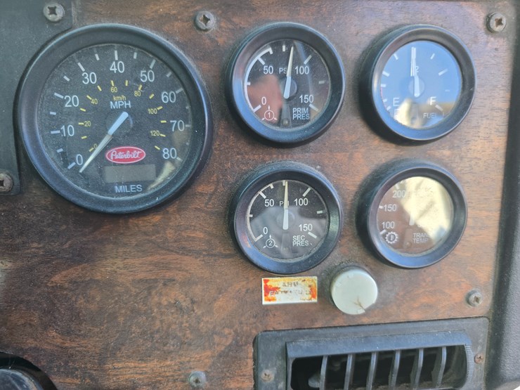 2002-peterbilt-320-image-42