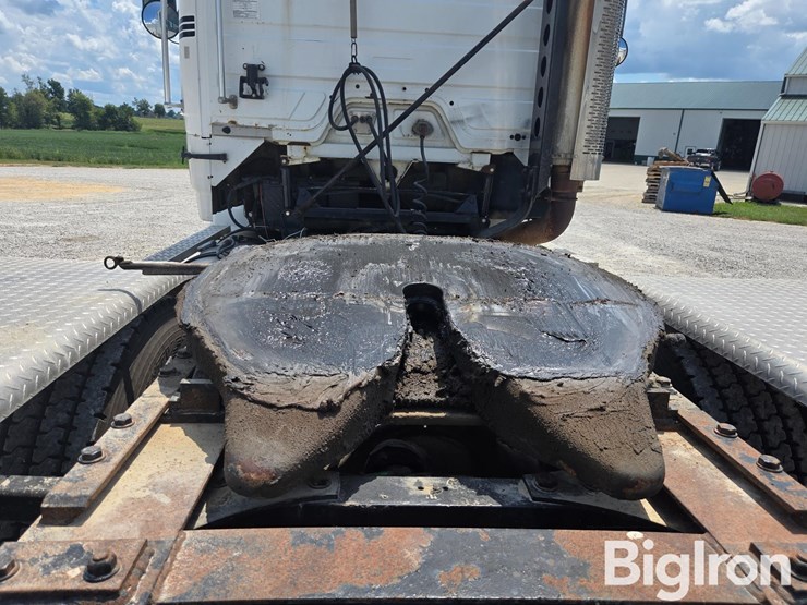 1992-freightliner-flc112-image-9