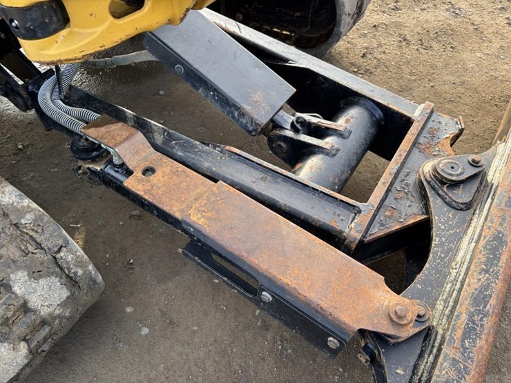 2022-caterpillar-303.5-image-11