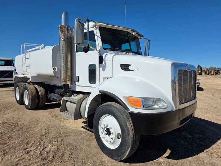 2009-peterbilt-340-image-3