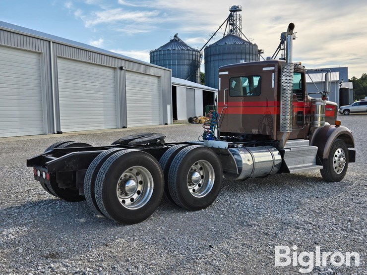 2013-kenworth-w900-image-5