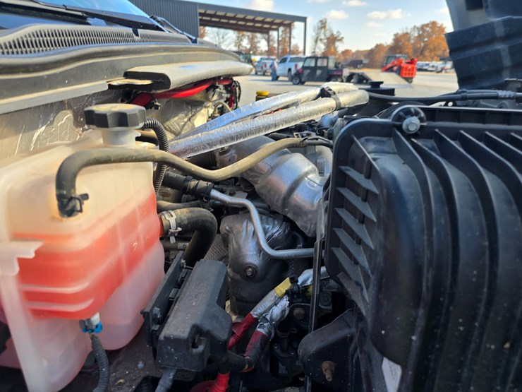 chevrolet-silverado-5500hd-image-59