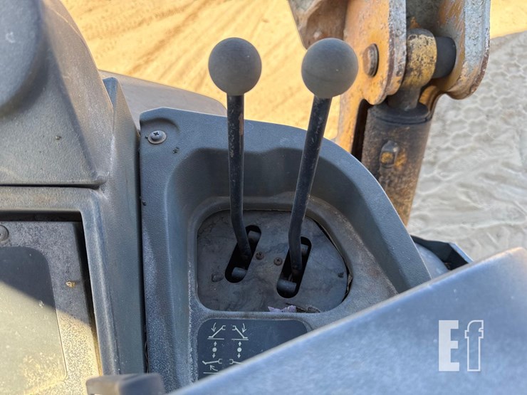 2008-deere-310sj-image-31