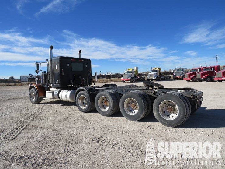 peterbilt-388-image-4