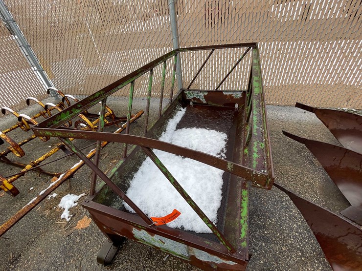 #6107-•-bale-feeder-(o12)-image-3