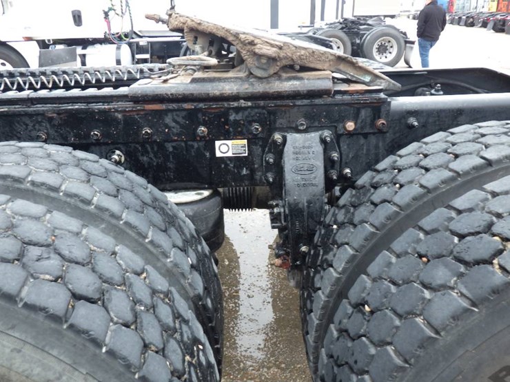 peterbilt-567-image-16