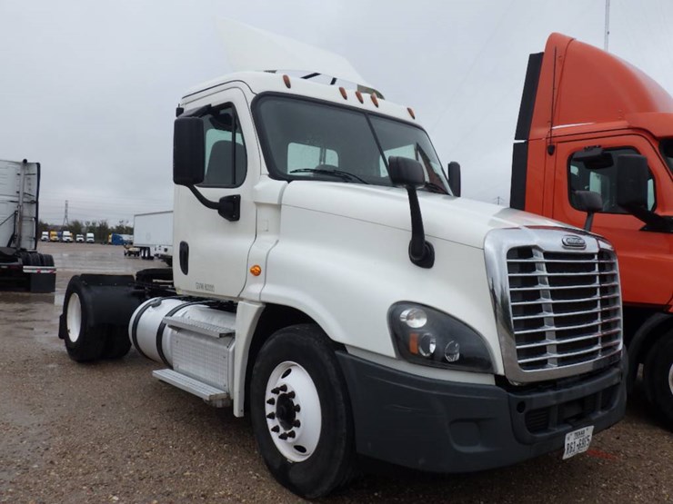 freightliner-cascadia-125-image-3