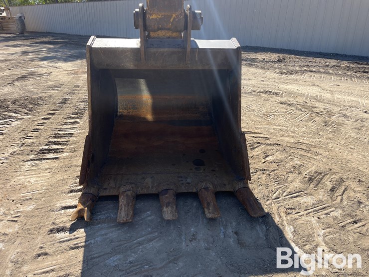 2015-komatsu-pc240-lc-10-image-17