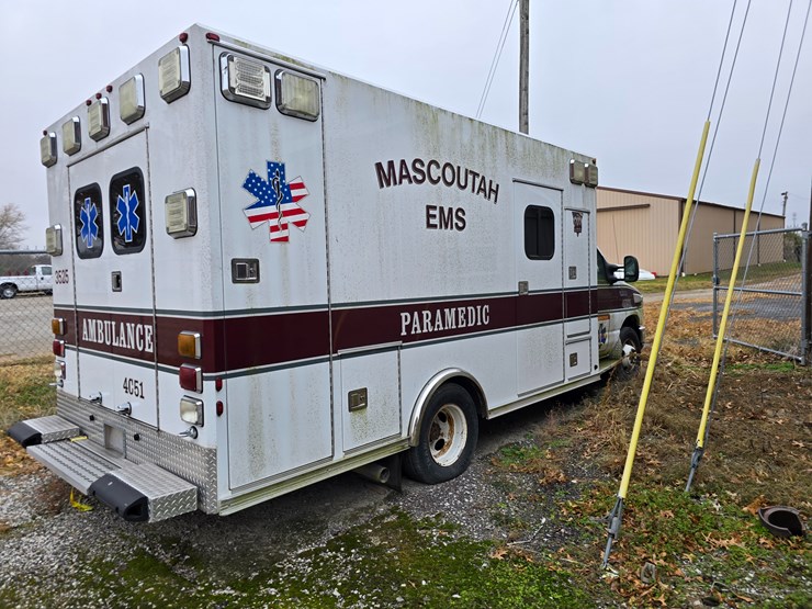 2010-ford-e450-image-14