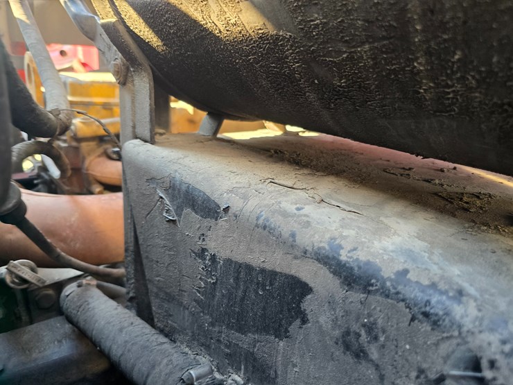 2002-peterbilt-320-image-33