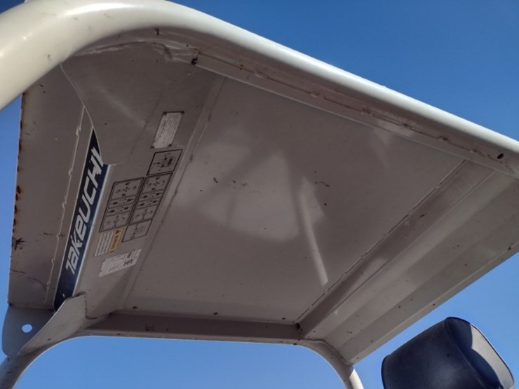 takeuchi-tb250-image-12