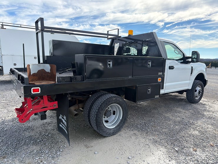 2018-ford-f350-xl-image-4