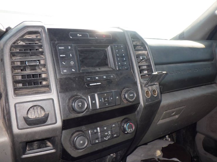 ford-f450-xl-image-18