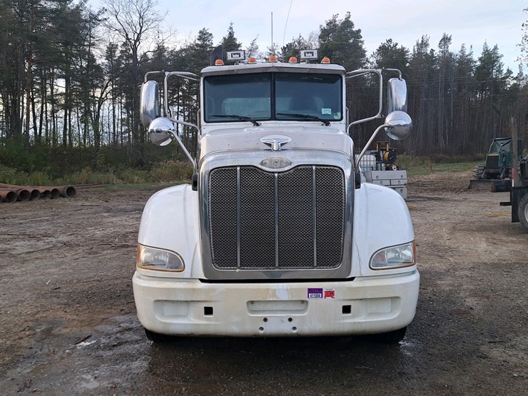 2010-peterbilt-386-image-9