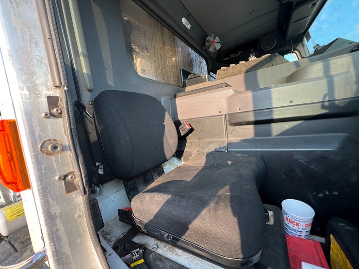 peterbilt-520-image-67