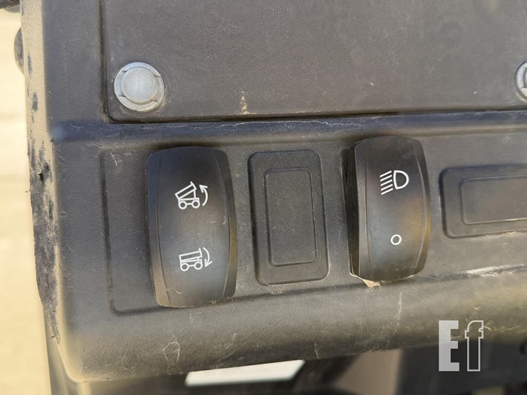 john-deere-gator-xuv-835m-image-27