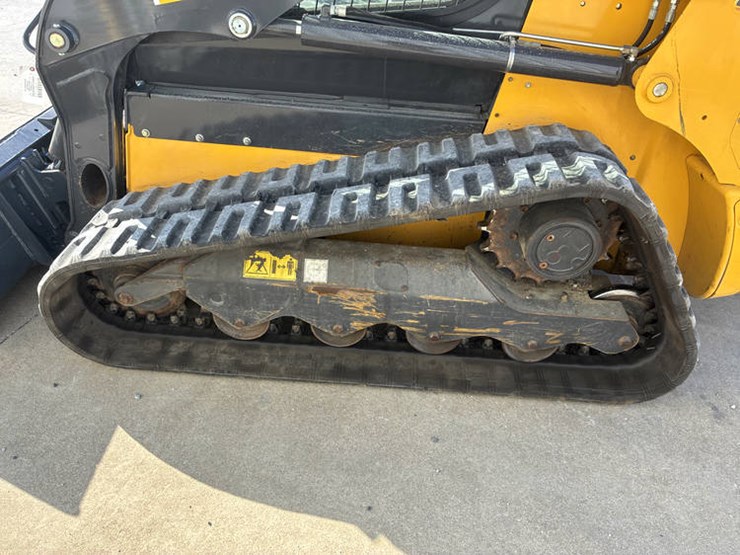 new-holland-c334-image-43