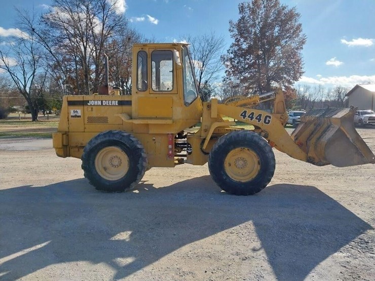 john-deere-444-image-4