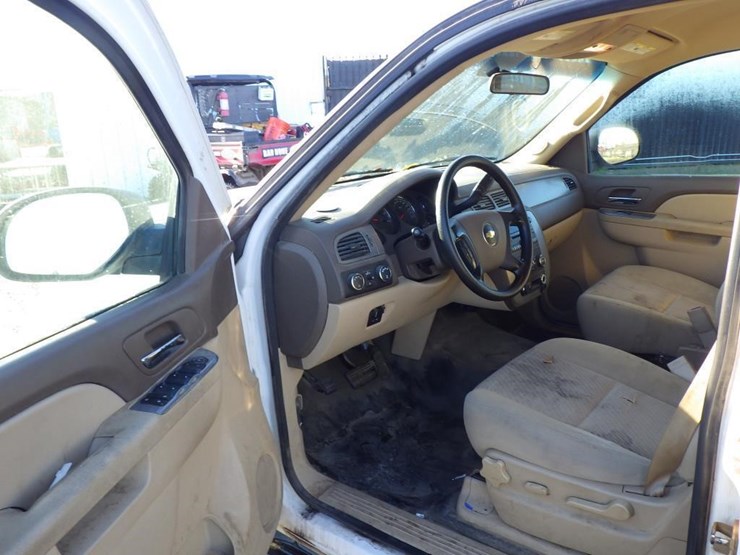 2013-chevrolet-tahoe-image-5