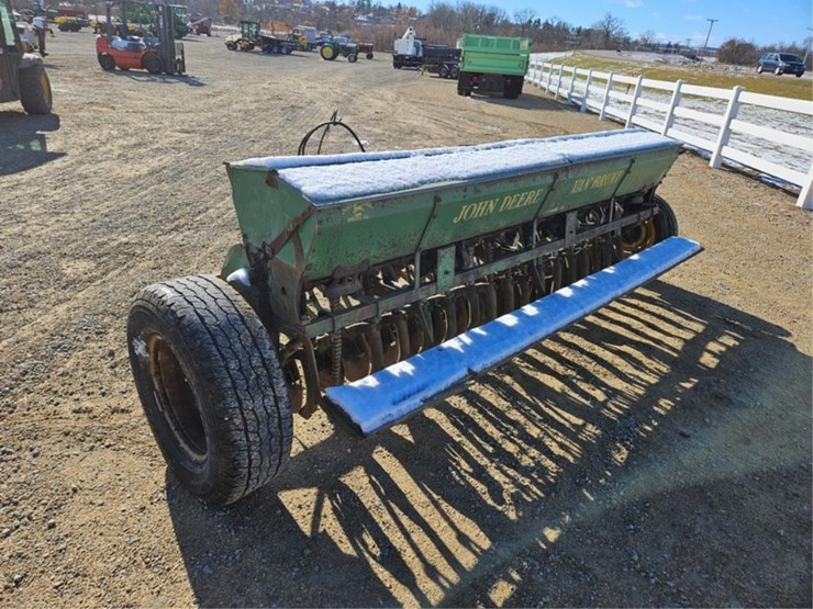#3356-•-john-deere-van-brunt-grain-drill-image-3