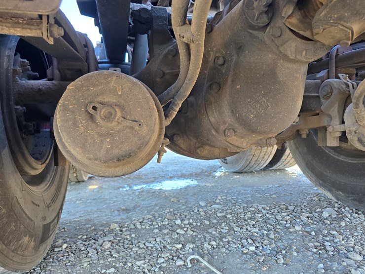 2005-peterbilt-379-image-118