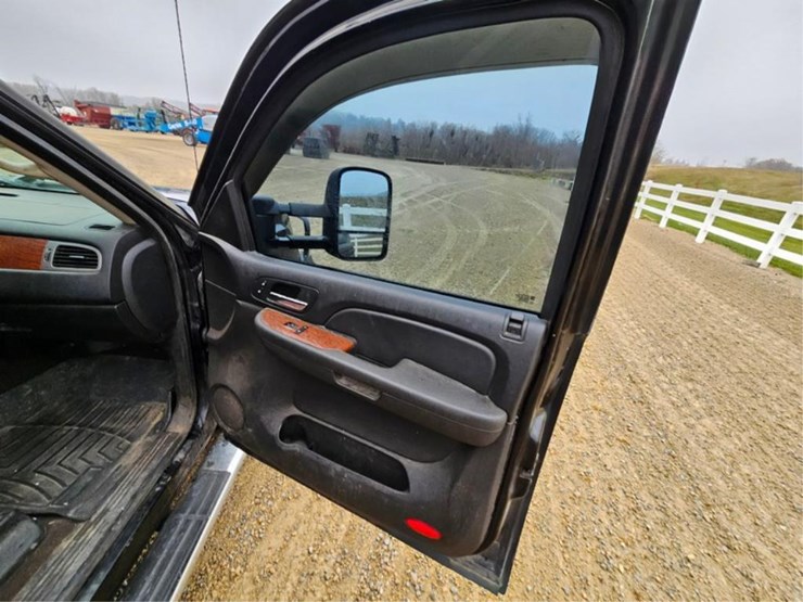 2008-chevrolet-3500-image-27