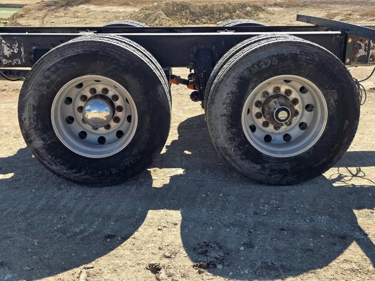 peterbilt-340-image-15