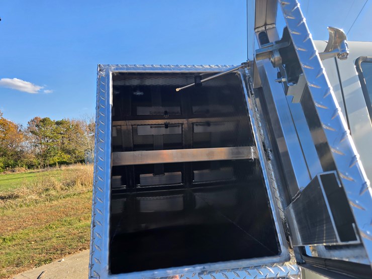 international-durastar-4300-image-77