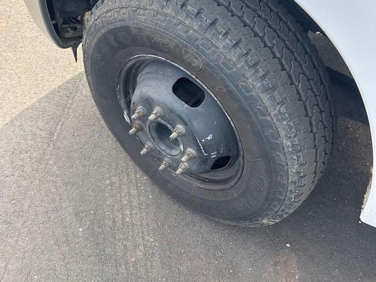 2016-ford-f350-xl-image-14