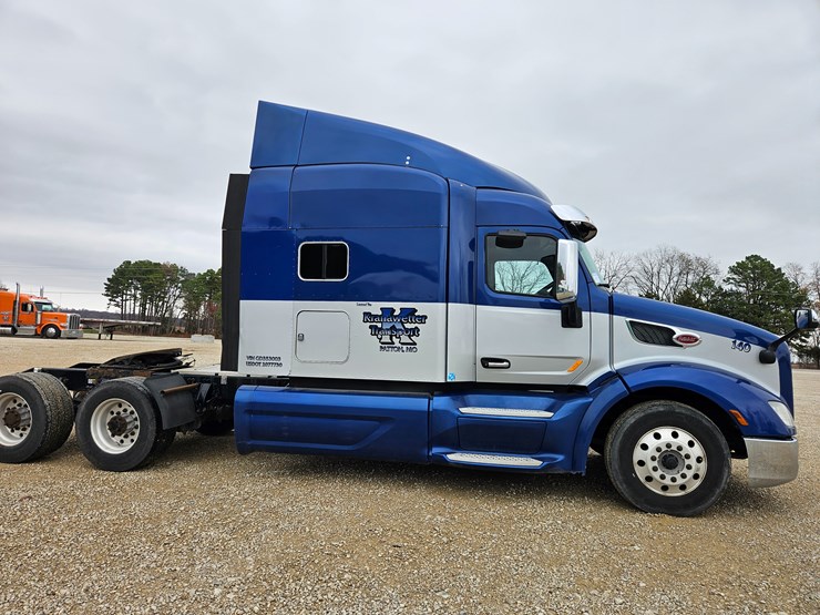 peterbilt-579-image-24