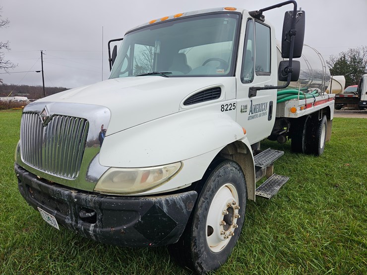 international-durastar-4400-image-1